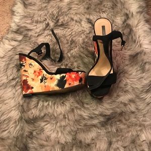 Floral wedges